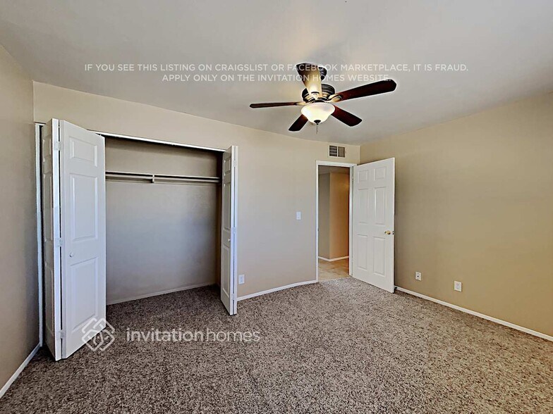 Building Photo - 3208 W Columbine Dr