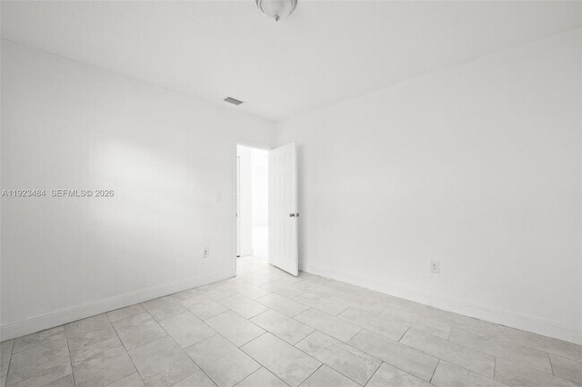 Building Photo - 1429 NE 118th Terrace