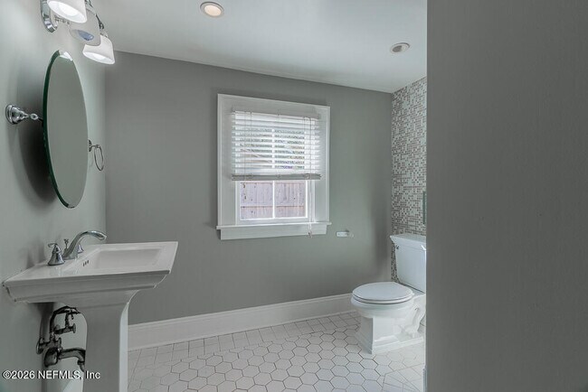 Building Photo - 1072 Brown St