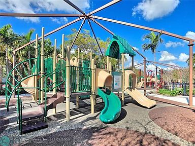 Play ground - 2850 N Palm Aire Dr