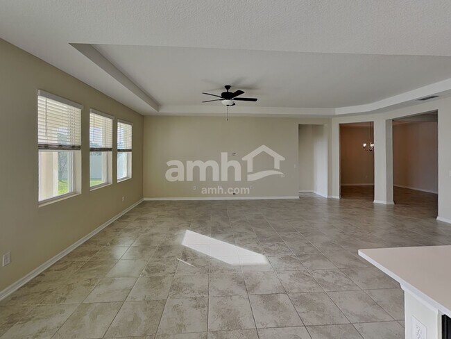 Building Photo - 1813 Henley St