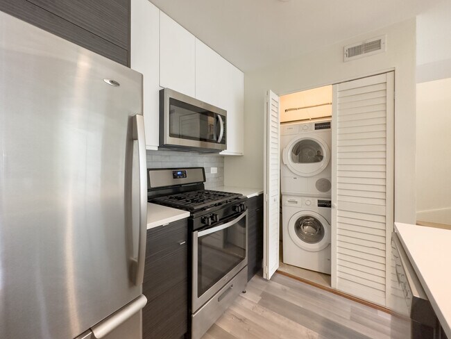 Building Photo - 949 W Grace St