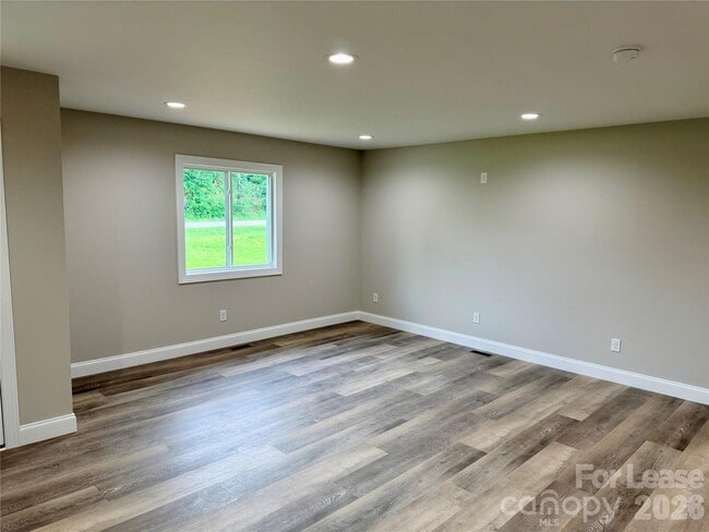 Building Photo - 6415 Little Mountain Rd