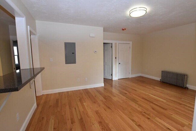 Building Photo - 23 Sawin St