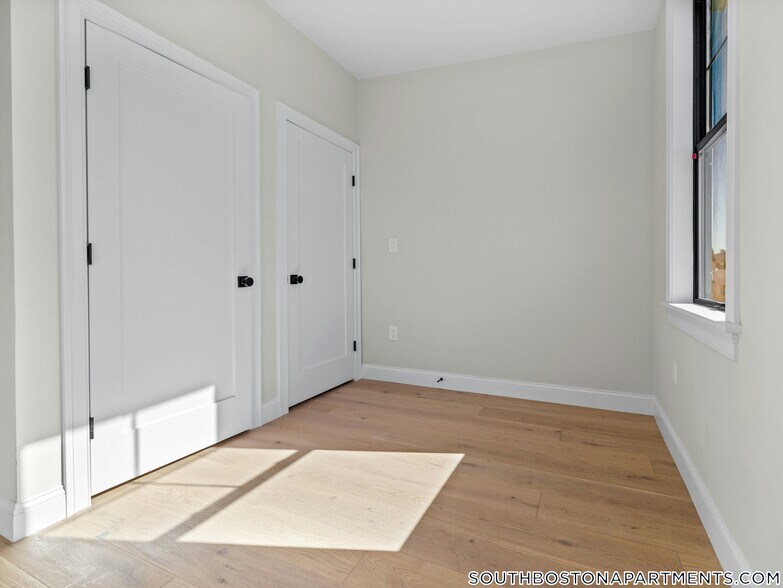 Building Photo - 48 Woodward St