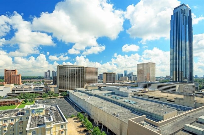 Building Photo - 5150 Hidalgo St