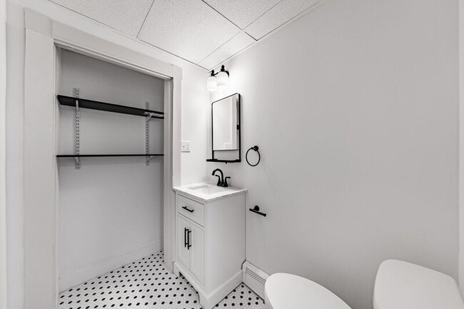 Building Photo - 245 Clinton St