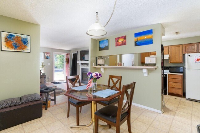 Building Photo - 2501 Grandview Cir