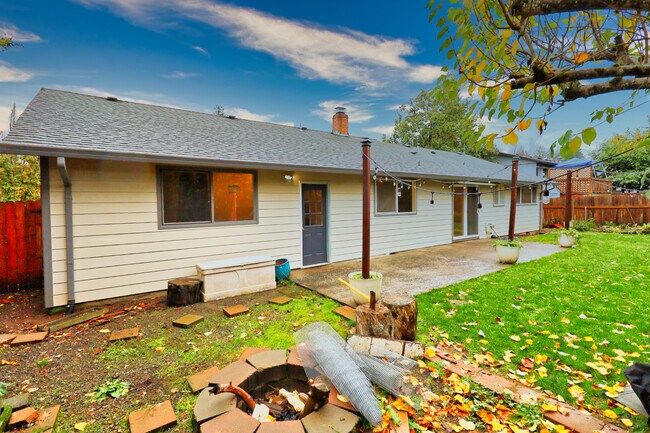 Back patio - 13408 SE 20th St