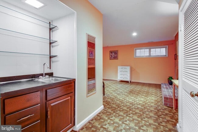 Building Photo - 6063 Hardwick Pl