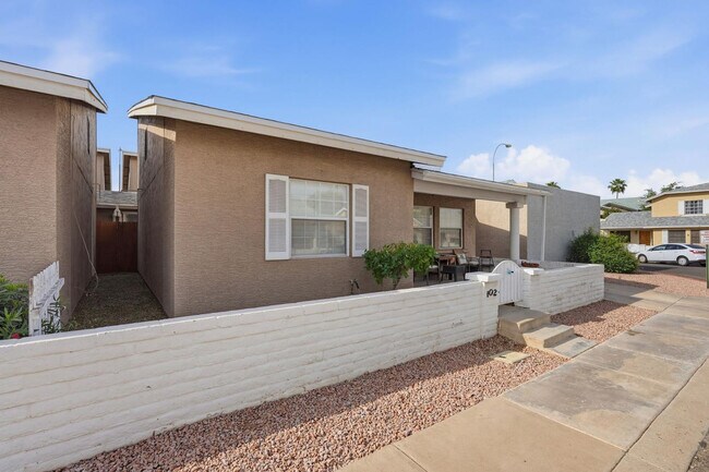 Building Photo - 2929 E Broadway Rd