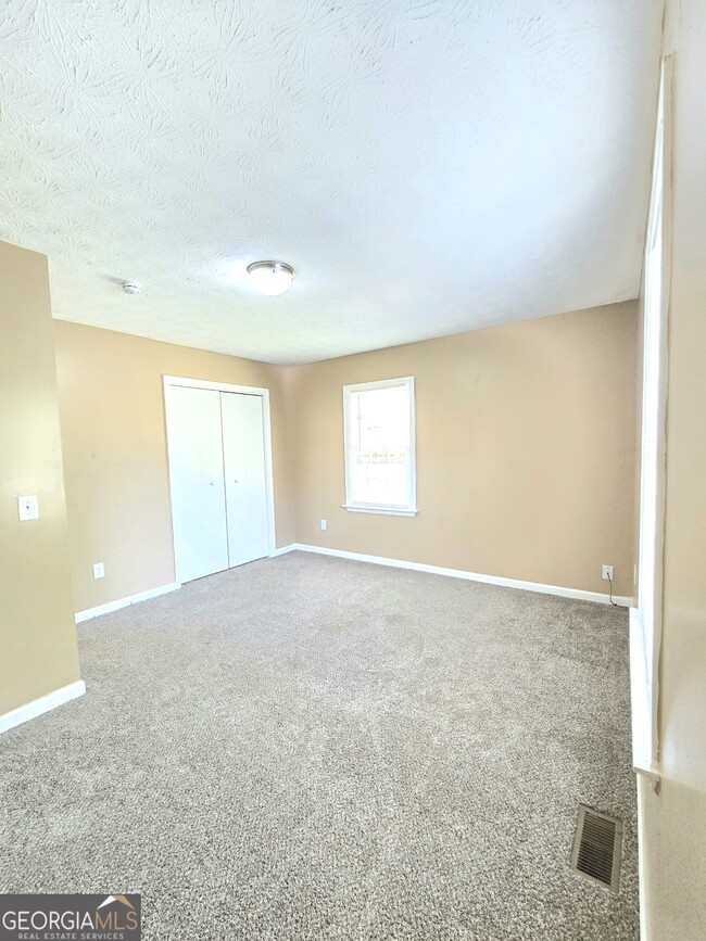 Building Photo - 321 Thomas Dorsey Dr