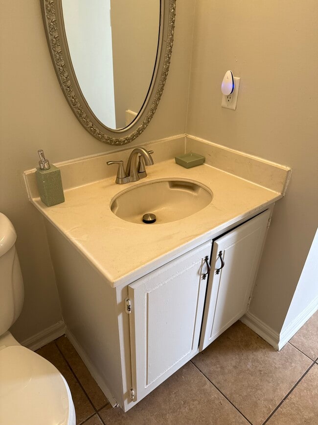 Building Photo - 14732 Hooper Rd