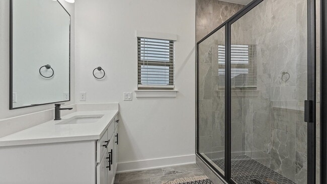 Building Photo - Charming 3-Bedroom Retreat with Cozy Fireplace