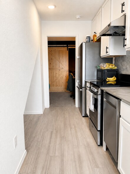Building Photo - 7148 Elm Cv