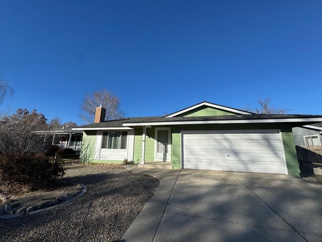 Building Photo - 3 Bed, 2 Bath Home Available NOW in Southeast Reno!