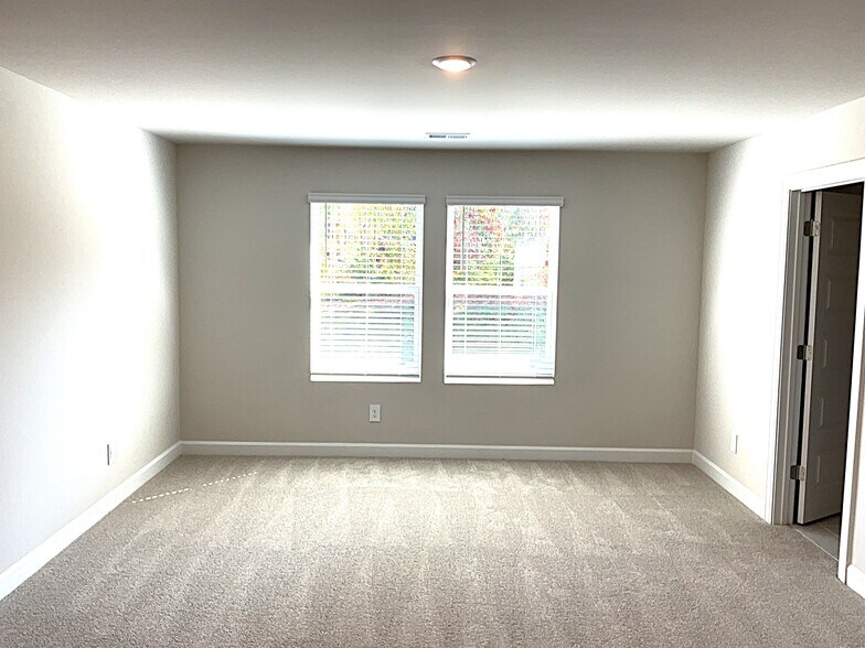 Building Photo - 210 Granby Trl