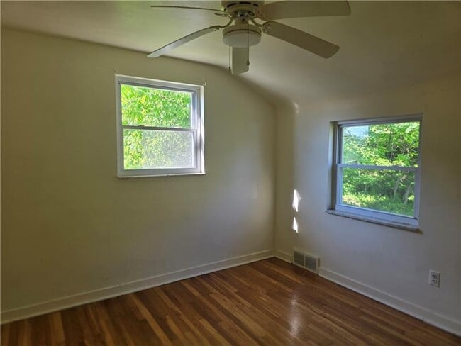 Building Photo - 416 Jacobson Dr