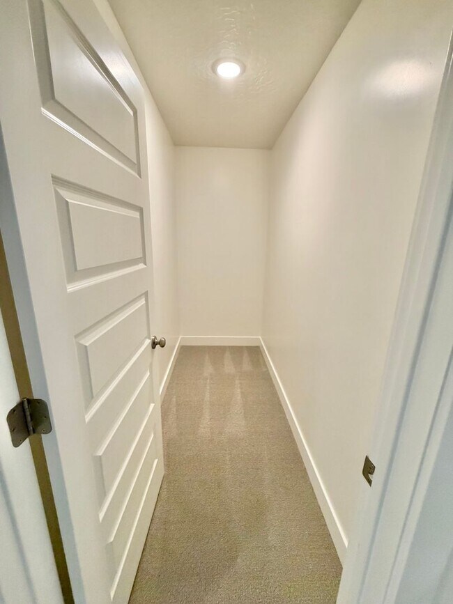Building Photo - 2375 E Luciano Ln