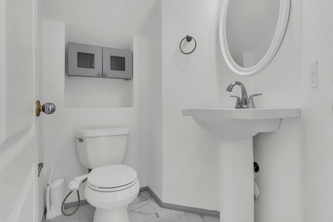 Building Photo - 5764 Kylie Ave