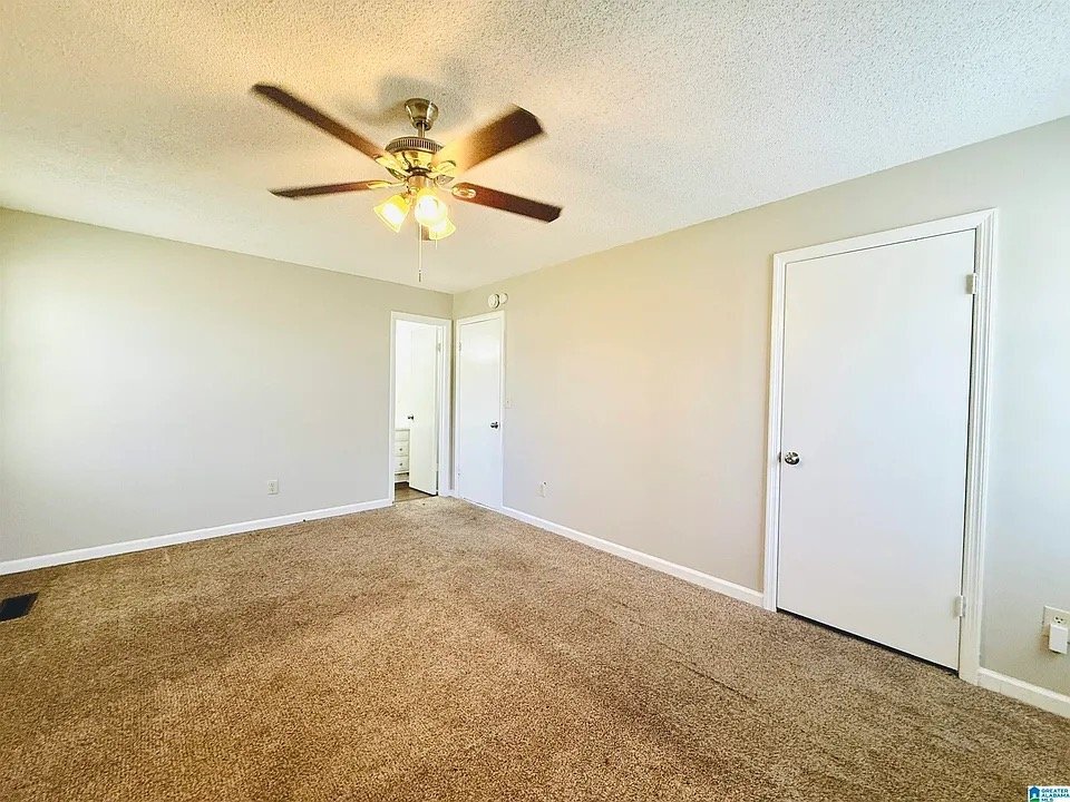 Building Photo - 6915 Eagle Ridge Dr