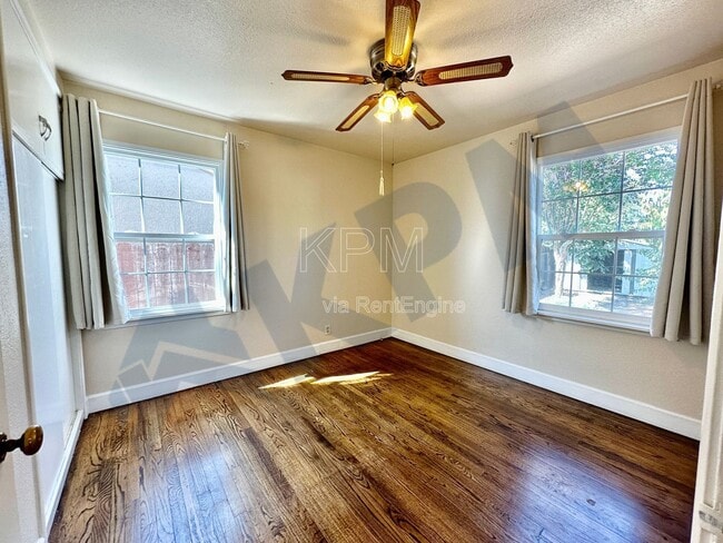 Building Photo - 41 W McKenzie Ave