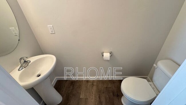 Building Photo - 164 N 450 W St