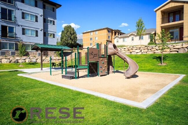 Building Photo - Beautiful Modern Orem Condo w free interne...