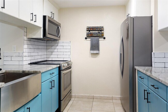 Building Photo - 14009 SW 84th St