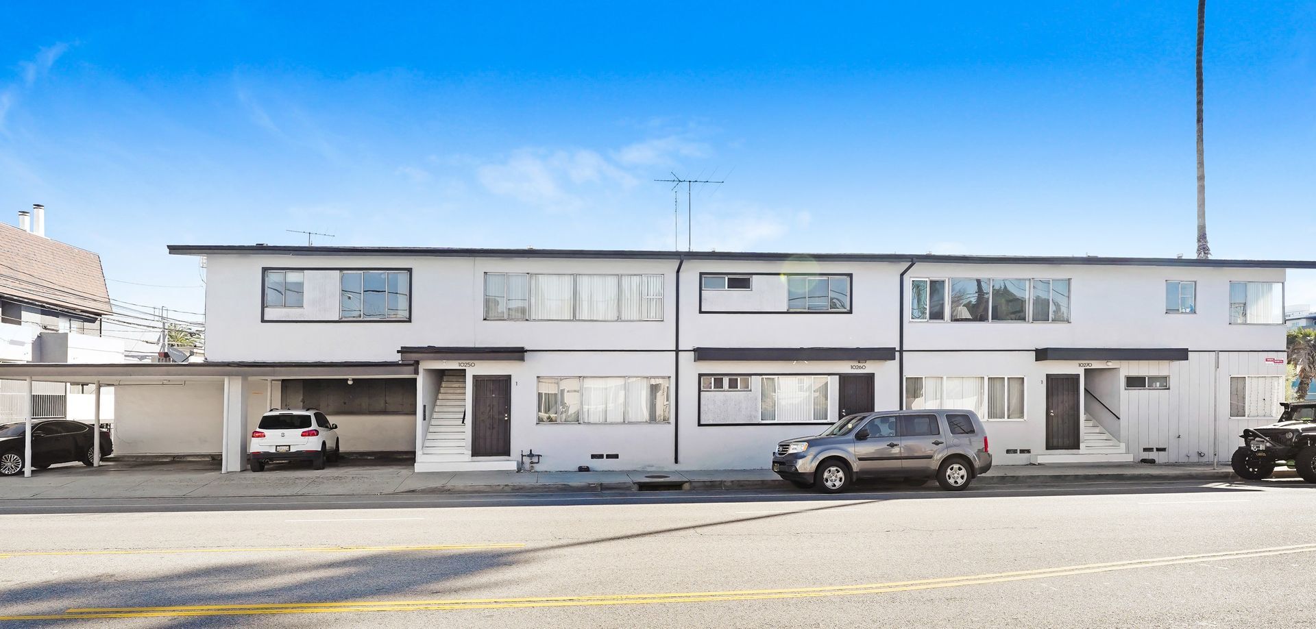 Building Photo - 10250-70 Palms