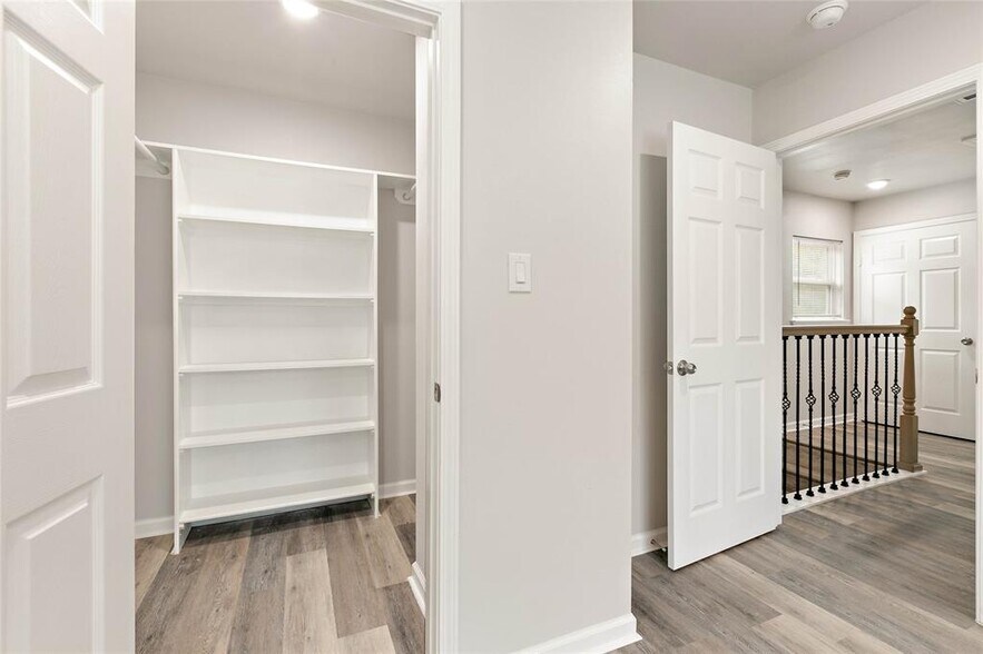 Building Photo - 28402 Champion Oaks Dr