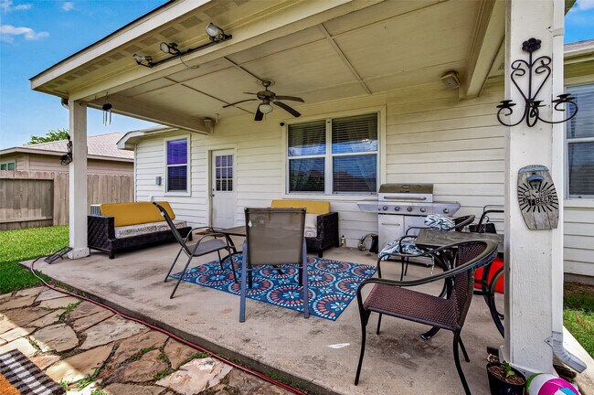 Building Photo - 16123 Duck Tail Ln