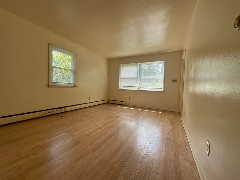 Upstairs living room - 411 Keller St