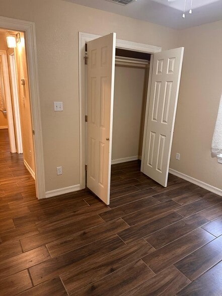 Building Photo - 2037 Diaz Ave