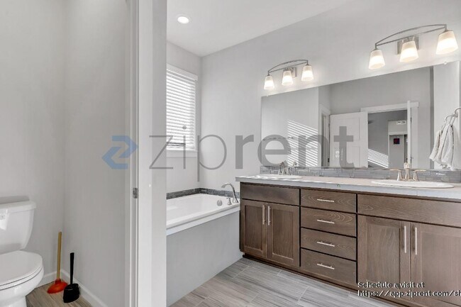 Building Photo - 30942 NW Turel Dr