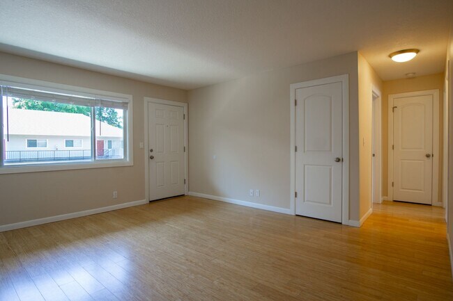 Building Photo - Charming St. John's 2-Bedroom: Look & Lease For FREE RENT!