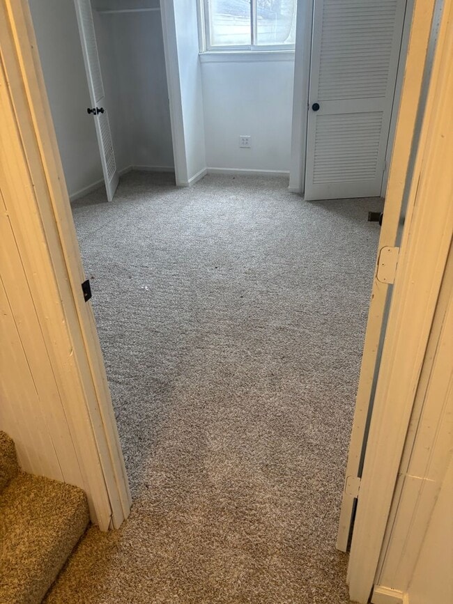 Building Photo - 3 bedroom, 2 bath in Harvard Park.