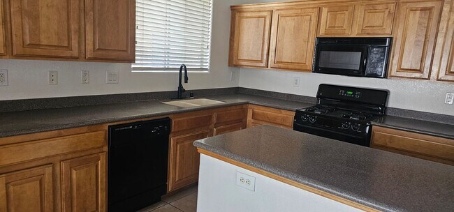 Building Photo - Beautiful Spacious 3 Bedroom Home for Rent