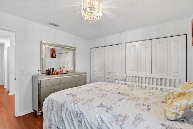 Building Photo - 5029 Starblaze Dr