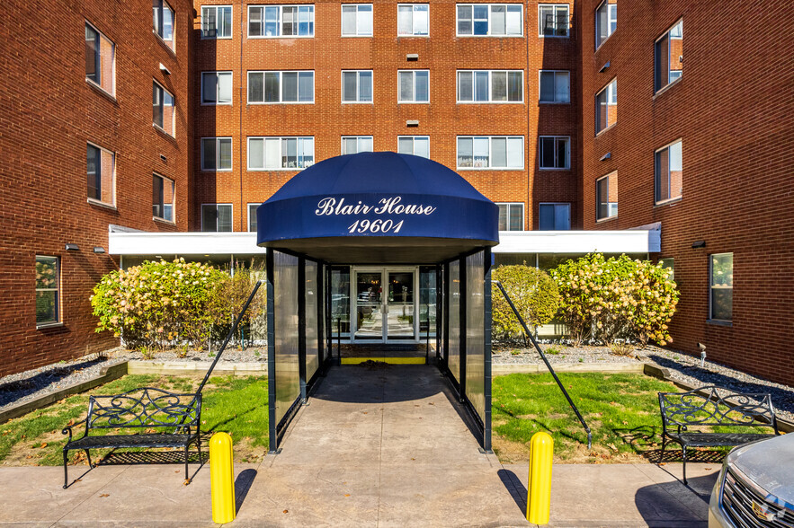 Entrance - Blair House Apartments