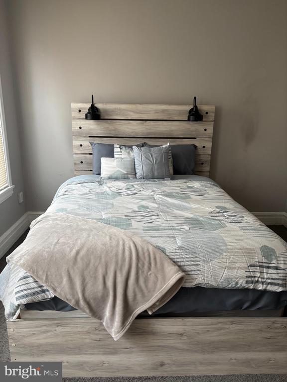 Building Photo - 2250 N Lambert St