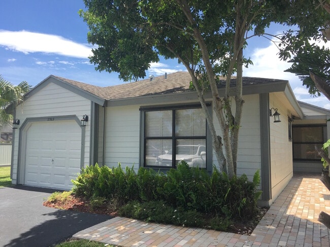 Building Photo - 2569 Bedford Mews Dr