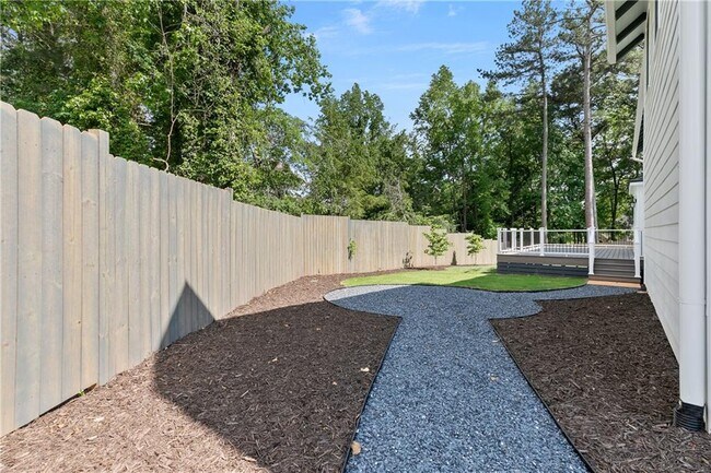 Building Photo - 1296 Hilton Dr