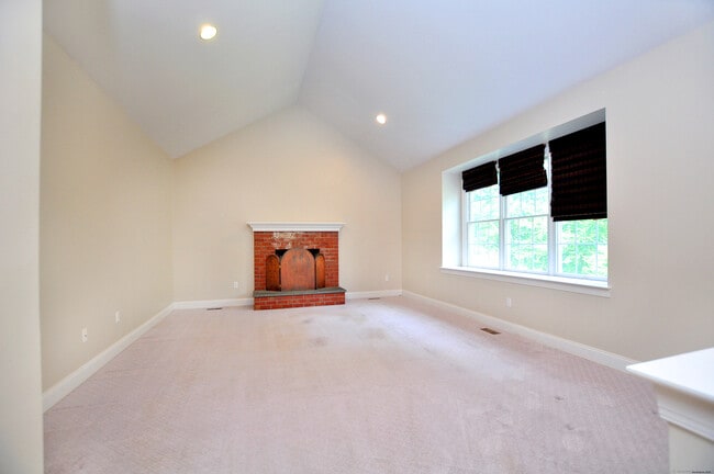 Building Photo - 34 Auburn Knoll