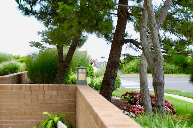 Building Photo - 700 Ocean Ave N