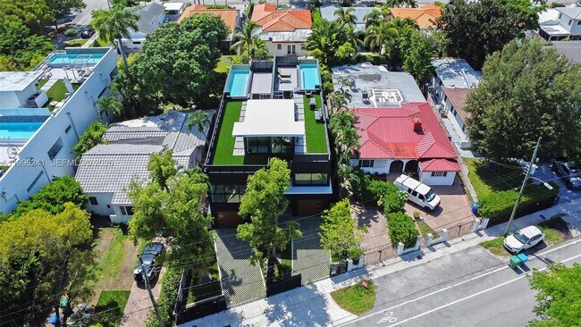 Building Photo - 420 SW 15th Rd