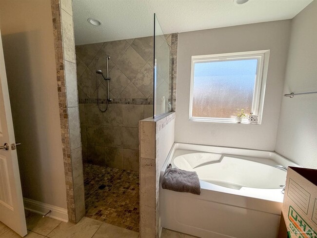 Building Photo - 4578 Red Oak Dr