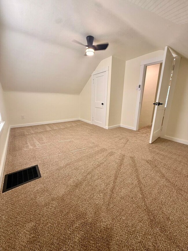 Building Photo - Gorgeous Updated 3BR Home | Granite Countertops | Detached Garage | Huge Backyard