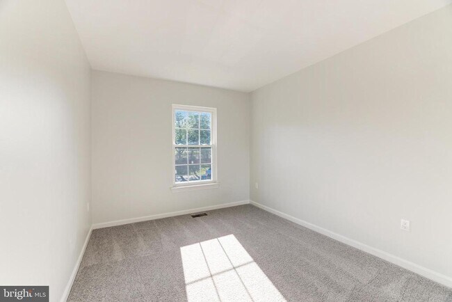 Building Photo - 1883 Inglebrook Dr