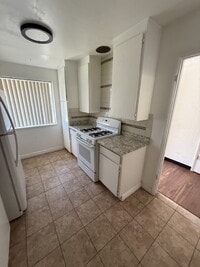 Building Photo - 4607 Plaza Ln